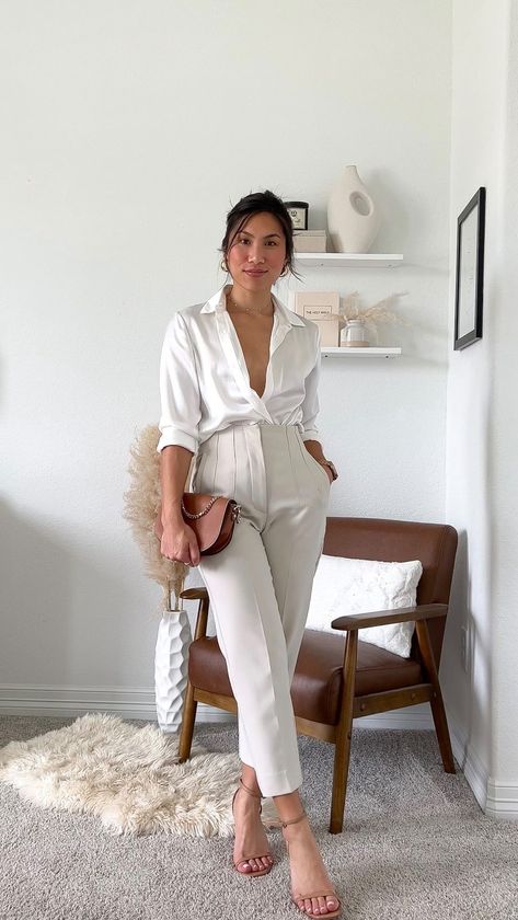 Elevated Wardrobe, Pencil Pant, High Rise Trousers, High Waisted Pants Outfit, White Pants Outfit, Outfit Elegantes, High Waisted Dress, Look Zara, Trousers Outfit