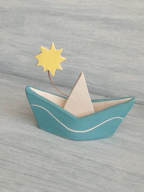 Nautical Crafts, Kids Clay, Pottery Form, Raku Ceramics, Pottery Painting Designs, Ceramic Artwork, Diy Ceramic, Paper Boat, Hand Built Pottery