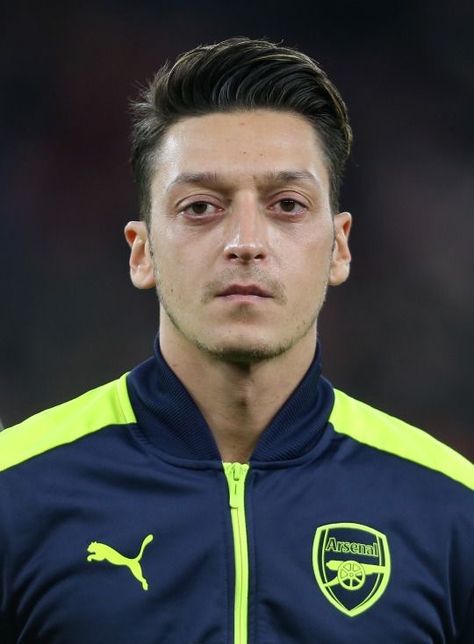 Ozil Mesut, Christmas Loungewear, Football Or Soccer, Messi Vs, Team Goals, Association Football, My Aesthetic, Football Pictures, Arsenal Fc