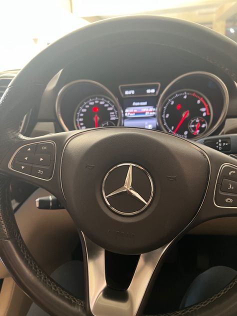 Benz Steering Wheel Snapchat, Fake Driving Snaps Day, Fake Car Snaps Day, Mercedes Gla 250, Solo Video, Mercedes Wheels, Car Snap, Mercedes Interior, Iphone Wallpaper Blur