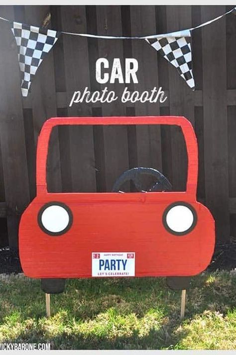 Find over 25 Pinewood Derby photo booth ideas in this post! From simple to elaborate, you're sure to find the perfect photo background for your pack. Car Photo Booth, Birthday Party Box, Cool Backdrops, Car Birthday Party, Kids Races, Car Birthday Theme, Race Car Birthday Party, Cars Theme Birthday Party, Race Car Party