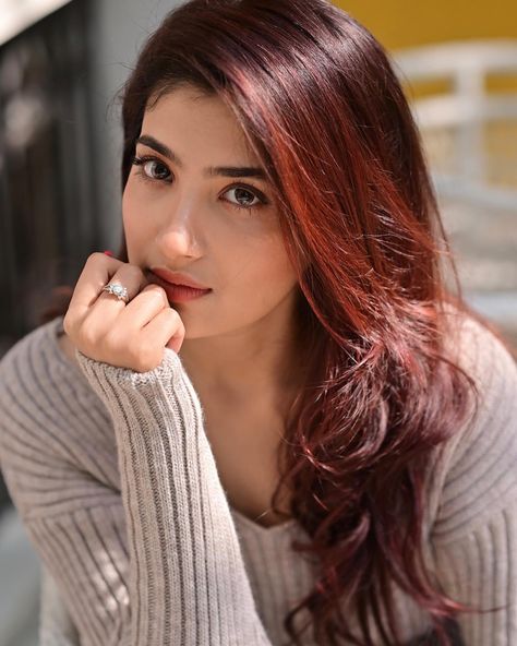 Editing Pics, Stylish Actresses, Celebrity Fashion Looks, Beautiful Casual Dresses, Cinema Photography, Beautiful Pakistani Dresses, Beautiful Photoshoot, Italian Women, Makeup And Hair