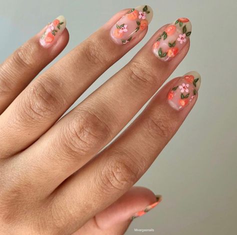 Detailed Flower Nails, Peach Nail Art Fruit, Peach Theme Nails, Peach Flower Nails, Peach Themed Nails, Peaches Nail Art, Peaches Nails, Nail Art Peach, Cottagecore Nails