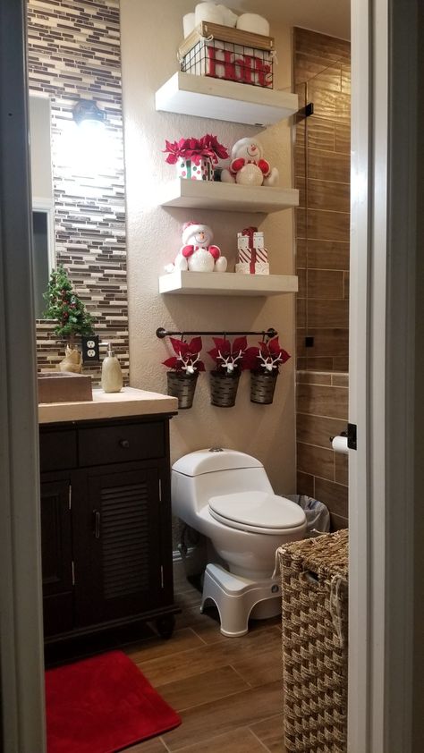 Floating Shelves Decor, Bathroom Christmas, Shelves Decor, Holiday Bathroom, San Valentine, Floating Shelf Decor, Restroom Decor, Valentine Ideas, Shelf Decor