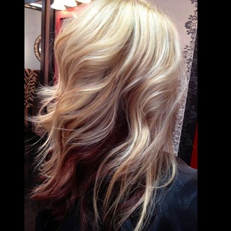 Love This <3 I'd like this with my strawberry natural color on top and a deeper auburn underneith:) Underneath Blonde Hair, Blonde Hair With Auburn Lowlights, Auburn Lowlights, Ideas Illustration, Red Blonde, Blonde Waves, Hair Affair, Soft Waves, Haircut And Color