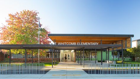 Lot Whitcomb Elementary School - Opsis Architecture Elementary School Architecture, Bright Front Doors, Acoustical Ceiling, Outdoor Learning Spaces, Welcome Students, Entry Design, Clerestory Windows, Student House, Modular Building