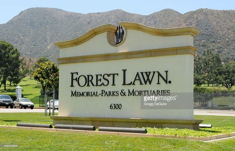 Forest Lawn Mortuaries in Los Angeles, California on July 3, 2009. Forest Lawn Memorial Park, Glendale California, Los Angeles Parks, Lawn Art, Debbie Reynolds, Park Pictures, Hollywood Icons, Resting Place, Memorial Park