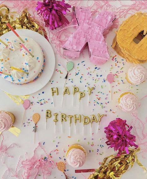 cake confetti xo party birthday happy bright Birthday Product Photography, Birthday Flatlay, Cake Flatlay, Cupcake Pops, Birthday Spread, Candles Design, Book Ads, Party Flats, Pop Ideas