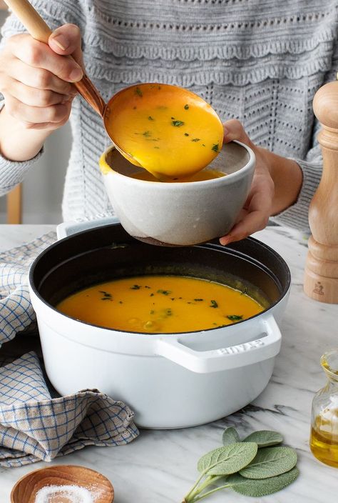 The BEST butternut squash soup recipe! Made with 10 simple ingredients, this vegan butternut squash soup is creamy, nourishing, and delicious - perfect for warming up on cool nights! | Love and Lemons #soup #squash #fall #vegan Pitta Pacifying, Soup Squash, Best Butternut Squash Soup, Vegan Butternut Squash Soup, Healthy Butternut Squash, Curried Lentil Soup, Roasted Sprouts, Butternut Squash Recipes Soup, Squash Soup Recipe