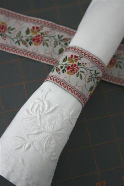 Ribbon Napkin Rings Diy, Napkin Holder Diy, Ribbon Napkin Rings, Ribbon Napkin, Diy Napkin Holder, Bride In Wedding Dress, Cloth Reference, Floral Napkin Rings, Embroidery Napkins