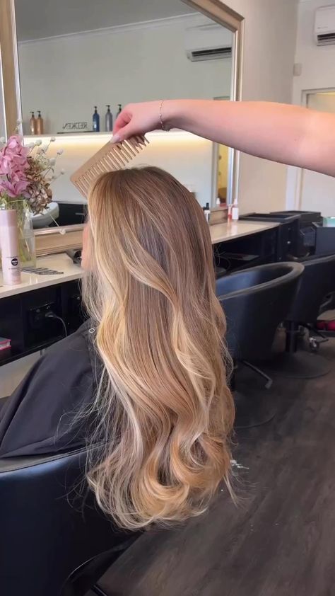 💞 💓 💗 💖 Pretty Hair Highlights, Balayage Hair Caramel Blonde, Lived In Vanilla Blonde, Reverse Balayage Bronde, Sorry Blonde Hair, Blonde Hair To Brunette, Halo Highlights Hair Blonde, Brown Hair With Dirty Blonde Highlights, Dirty Blonde Light Brown Hair