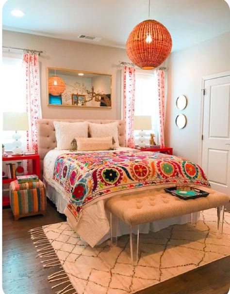 Mexican Bedroom, Bedroom Bright, Mexican Home Decor, Decor Ikea, Deco Originale, Step Daughter, Woman Bedroom, Deco Boheme, Room Inspiration Bedroom