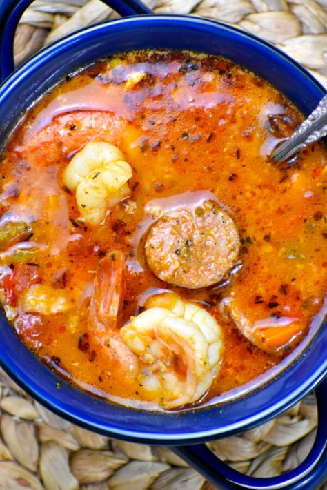 Jambalaya Soup, Gumbo Soup, Cajun Dishes, Jambalaya Recipe, Cajun Cooking, Louisiana Recipes, Hearty Soup, Creole Recipes, Soup Recipes Slow Cooker