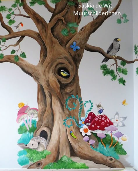 100% Handgeschilderde babykamer muurschildering. Origineel ontwerp van bosdieren met vrolijke kleuren. Mural Wall Art Kids, Mural Art Bedroom Ideas, Tree Painting On The Wall, Wall Painting Kids Room, Tree Painting Ideas, Painting Ideas 2023, Church Nursery Decor, Tree Wall Painting, Birds In A Tree