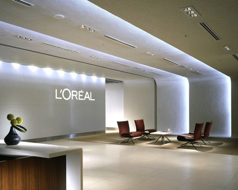 LOREAL Reception Ceiling, Lobby Designs, Innovative Office, Hotel Lobby Design, Spa Interior Design, Industrial Office Design, Office Signage, Hospital Interior, Spa Interior