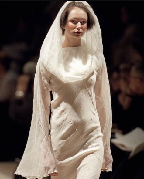 Issey Miyake SS1998 Issey Miyake Wedding Dress, Issey Miyake Dress, 2024 Bride, Issey Miyake, Fashion Pictures, Fashion Art, Victorian Dress, Wedding Dress, Pattern