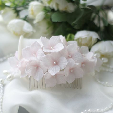 Handmade Blush Hydrangea Flower Bridal Hair Comb Flower - Etsy Gold Hair Comb Wedding, Bridal Hair Accessories Flower, Flower Hair Accessories Wedding, Hydrangea Wedding, Hydrangeas Wedding, Bridal Hair Headpiece, Headpiece Bridal, Wedding Hair Comb, Bridal Hair Flowers