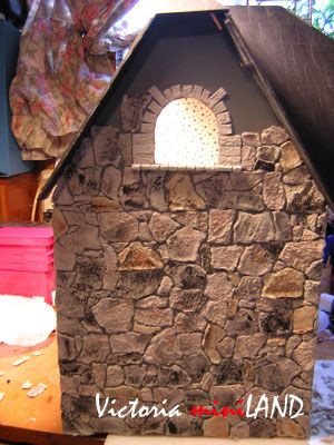 Victoria Miniland - 'Egg Carton' Stone Wall or Floor Class (Pg 1) Dollhouse Tutorials, Haunted Dollhouse, Egg Cartons, Egg Carton Crafts, Faeries Gardens, Dollhouse Projects, Glitter Houses, Miniature Diy, Miniatures Tutorials