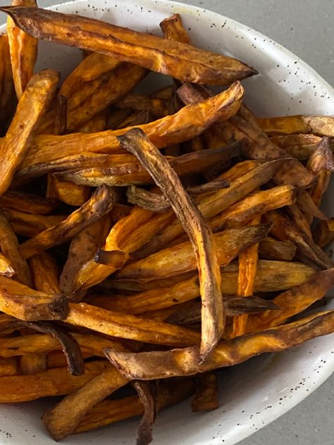 Potato Recipes Aesthetic, Sweet Potatoes Aesthetic, Potatoes Aesthetic, Sweet Potato Aesthetic, Potato Aesthetic, Sweet Potato Pie Aesthetic, Garlic Parm Sweet Potatoes, Sweet Potato Fries Aesthetic, Sweet Potato Fries Photography