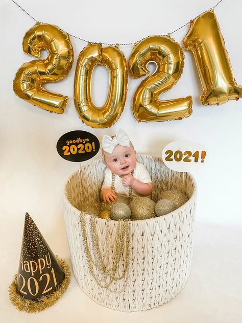 New Year Photo Shoot Baby, 3 Months Baby Photography January, Monthly Baby Photos January, New Year Eve Baby Photos, New Year Infant Photoshoot, New Year Baby Photoshoot Ideas At Home, New Years Infant Pictures, Baby New Year Photoshoot, Baby January Photo Ideas