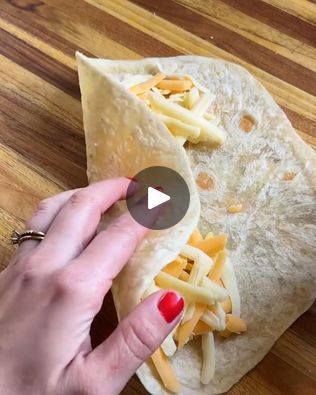 Tortilla cheese toastie hack 😋 | Tortilla cheese toastie hack | By LADbible AustraliaFacebook Tortilla Snacks, Tortilla Cheese, Cheese Toastie, Healthy Late Night Snacks, Beyond Diet, Kid Snacks, Cheese Sticks, Cooking Hacks, Treat Recipes