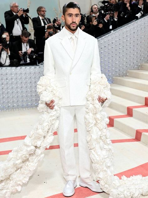 Every Showstopping Look From the 2023 Met Gala Red Carpet | Who What Wear Met Gala Outfits, Gala Outfit, Met Gala Red Carpet, Fashion Gal, Best Dressed Man, Red Carpet Look, Costume Institute, Celebrity Red Carpet, Old Hollywood Glamour