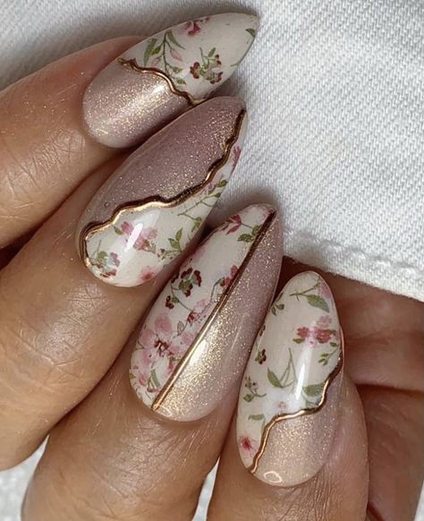 Encapsulated Nail Art Designs, Foil Transfer Nails Designs, Henna Nail Design, Bridal Nail Art Indian, Nail Themes, Flower Design Nail Art, Book Nails, Foil Nail Designs, Foil Nail Art