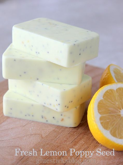 Homemade Poppy Seed Soap Recipes Poppy Seed Soap, Savon Diy, Diy Soap Recipe, Soap Tutorial, Lemon Poppy Seed, Lemon Poppy, Soap Recipe, Homemade Soap Recipes, Lemon Poppyseed