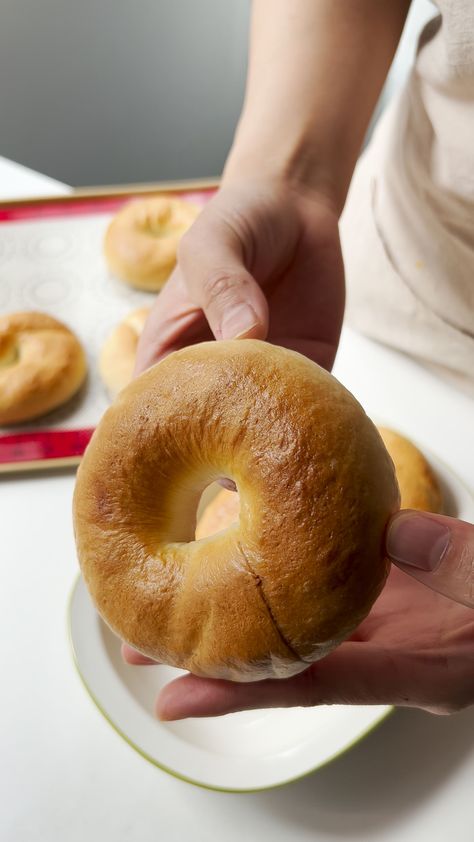 Plain Bagels Easy Homemade Bagels, Chiffon Cupcakes, Type Of Bread, Bagels Recipe, Plain Bagel, Homemade Bagels, Soup Ladle, Bagel Recipe, Elegant Desserts