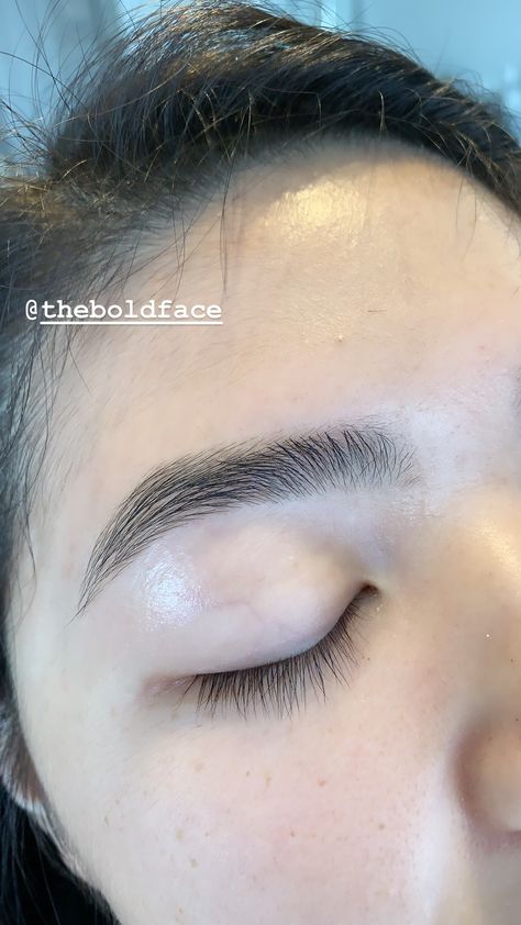 Straight Asian Brows, Soft Eyebrows Korean, Eyebrow Korean Style, Eyebrow Shaping Asian, Asian Eyebrows Natural, Eyebrow Shaping Korean, Asian Brows Shape, Nice Eyebrows Natural, Korean Eyebrows For Round Face