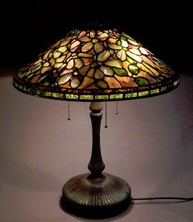 Glass Lamp Base, Tiffany Style Lamp, Tiffany Glass, Stained Glass Lamps, Glass Lamps, Glass Inspiration, Ribbed Glass, Tiffany Lamps, Antique Lamps