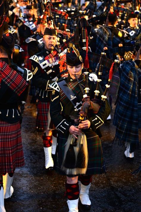 Scottish Soldier, Shoulder Armor Tattoo, Highland Bagpipes, Edinburgh Military Tattoo, Scottish Bagpipes, Military Tattoo, Edinburgh Fringe Festival, Armor Tattoo, Military Aesthetic