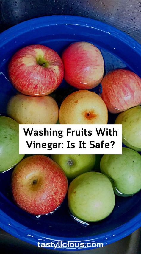 washing fruits with vinegar and baking soda | why soak fruit in vinegar | how long to soak fruit in vinegar | juicing recipes for weight loss | juice recipes | healthy juicer recipes | juicer recipes beginners | green juice recipes for weight loss Benefits Of Baking Soda, Fruit Veggie Wash, Fruits And Vegetables List, Vinegar And Baking Soda, Freezing Fruit, Healthy Juicer Recipes, Baking Soda Benefits, Vegetable Benefits, Baking Soda Vinegar