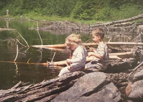 New England Childhood, Two Kids Aesthetic, Childhood Best Friends Aesthetic, Sibling Core, Homestead Mom, Art Final Project, Maybe In Another Universe, Childhood Best Friends