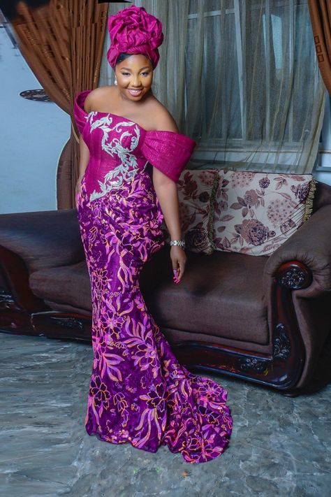 Elegant Asoebi Lace Styles, Lastest Style For Aso Ebi 2024, Latest Aso Ebi Lace Styles, Asoebi Styles Lace Classy, Ashoebi Gowns, Latest Lace Gown Styles Aso Ebi, Lace Gown Styles Aso Ebi, Asoebi Lace Styles Classy, Corset Gowns