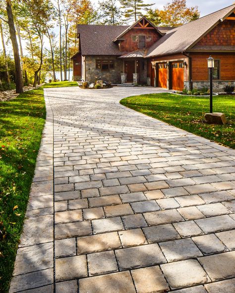 Paver Colors, Driveway Pavers Design, Brick Paver Driveway, Beautiful Driveways, Permeable Driveway, Driveway Entrance Landscaping, Modern Driveway, Brick Driveway, Permeable Pavers