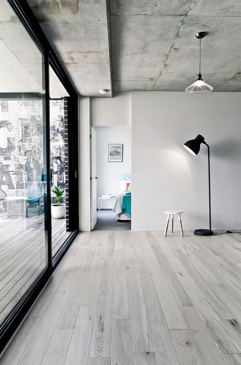 White Wood Floors, Casa Country, Appartement Design, Wooden Floors, 아파트 인테리어, Empty Room, White Floors, Decor Minimalist, House Flooring