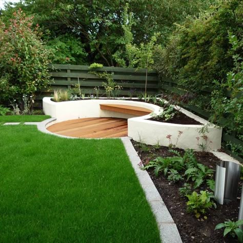 Small Square Garden Ideas, Sunken Seating, Moderne Have, Garden Seating Area, Contemporary Garden Design, Backyard Garden Layout, Small Patio Garden, Back Garden Design, Modern Garden Design