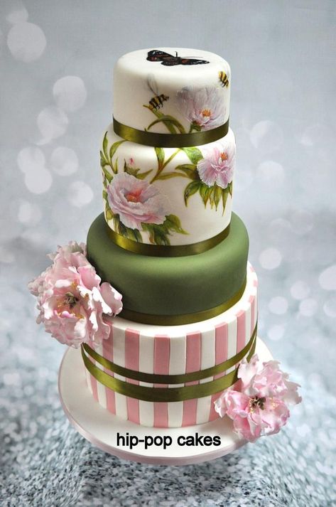 Painting On Cakes, Painted Bees, Wedding Cake Tutorial, Hand Painted Cakes, Beautiful Cake Designs, Cupcakes Decorados, Peony Rose, Rose Cake, Painted Cakes