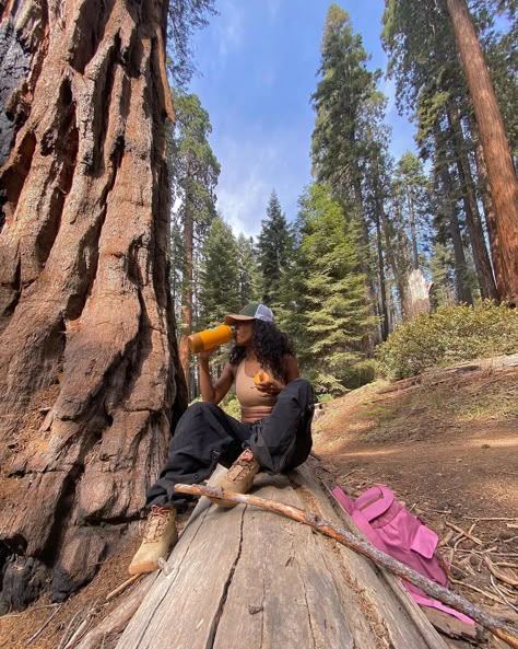 Summer Hike Aesthetic, Granola Girl Aesthetic Outfits, Girl Aesthetic Outfits, Girlfriend Aesthetic, Plants Aesthetic, Hiking Fits, Granola Girl Aesthetic, 2024 Aesthetic, Camping Aesthetic