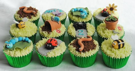 Bugs Cupcakes, Animal Cupcakes Easy, Bug Birthday Cakes, Bug Cupcakes, Insect Party, Explorer Birthday Party, School Cupcakes, Bug Birthday Party, Bug Cake