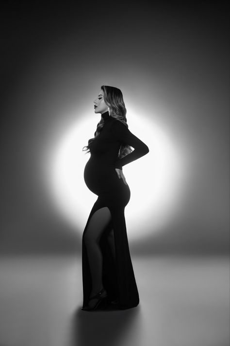 Classy Maternity Photos, Celebrity Pregnancy Photoshoot, Maternity Shoot Black Dress, Elegant Pregnancy Photoshoot, Pregnant Photoshoot Ideas, Black And White Maternity Shoot, Black Dress Maternity, Elegant Maternity Photos, Maternity Photography Fall