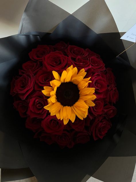 #redroses #sunflower Dozen Of Roses, Red Roses And Sunflowers, Rose And Sunflower, Yellow Aesthetics, Sunflowers And Roses, Dozen Roses, Boquette Flowers, Videos Cooking, Roses Bouquet