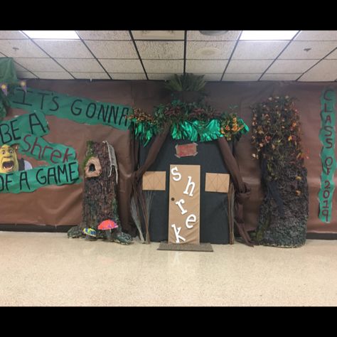 Shrek class idea thing we did for hoco Homecoming Hallway Ideas, Homecoming Hallways, Hallway Ideas, Shrek, Hallway, Homecoming, Float