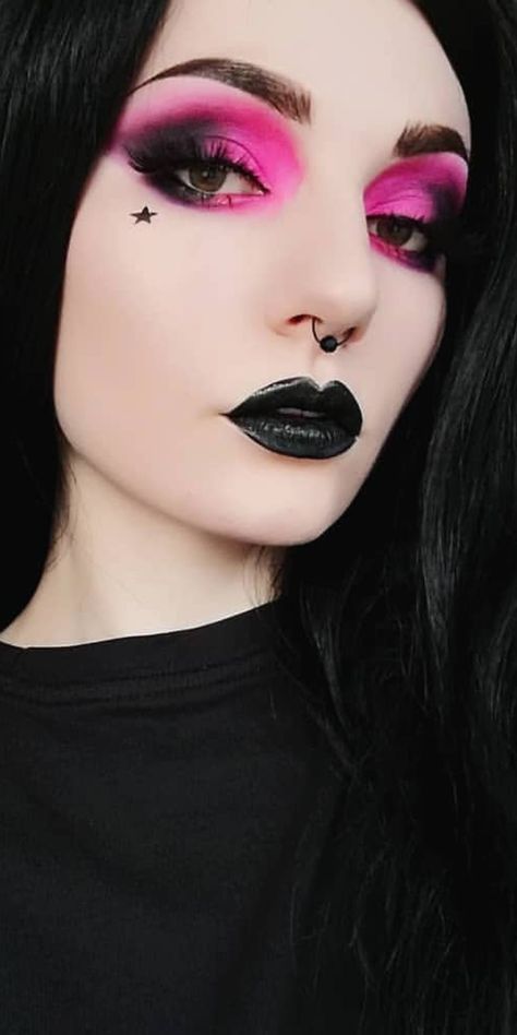 Emo Eye Makeup, Goth Makeup Looks, Pastel Goth Makeup, Rock Makeup, Punk Makeup, Bold Makeup Looks, Barbie Makeup, Alternative Makeup, Cool Makeup Looks