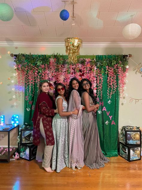 Punjabi Sweet 16, Bollywood Party Aesthetic, Indian Sweet 16, Indian Party Aesthetic, Desi Party Vibes Aesthetic, Friends Party Night Indian, Desi Wedding Aesthetic Friends, Bonfire Party, Indian Party