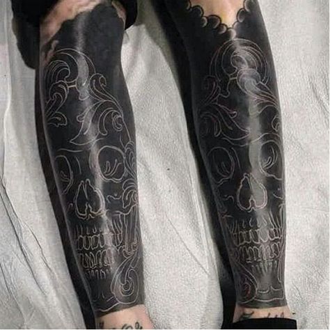 These Beautiful ‘Blackout’ Tattoos Are All The Rage Now. Dare To Wear One Of These Permanently? Black Out Tattoo, People With Tattoos, Black Sleeve Tattoo, Black Skull Tattoo, All Black Tattoos, Black Tattoo Cover Up, Blackout Tattoo, Neck Tattoo For Guys, Tattoo Cover Up