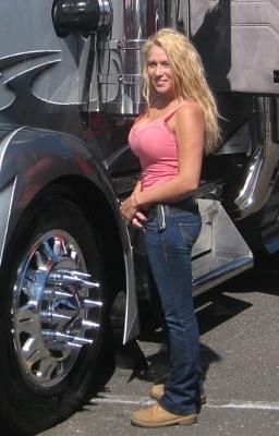 women truckers | ... Truck Driver Talks Safety to Change the Negative Image of Truckers Women Truck Driver, Truck Girl, Women Trucker, Custom Big Rigs, Kenworth Trucks, Peterbilt Trucks, Big Rig Trucks, Large Cars, Tractor Trailers