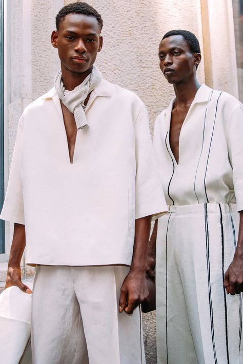 Men In All White, Menswear Summer, Menswear 2024, Men Fashion 2024, Linen Menswear, Beach Fashion Shoot, Asos Men, Detail Couture, Linen Men