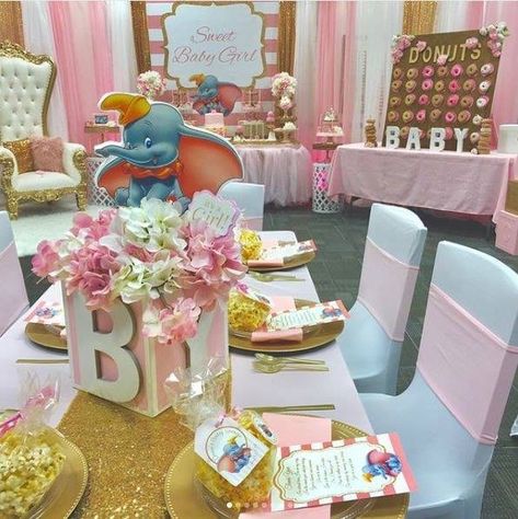 Dumbo Baby Shower Theme, Disney Baby Shower Themes, Dumbo Birthday Party, Dumbo Birthday, Jordan Baby Shower, Baby Shower Gifts For Guests, Baby Dumbo, Boy Baby Shower Ideas, Elephant Baby Shower Theme